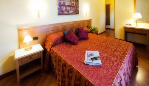 Double Room (1 Adult)