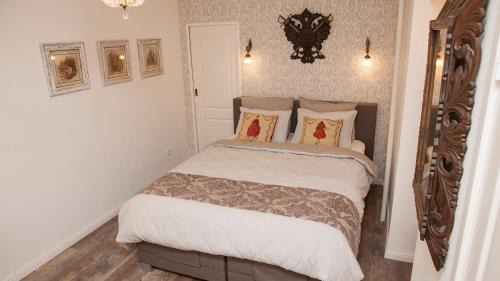 Deluxe Double Room with Shower