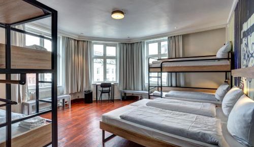 5-Bed Room