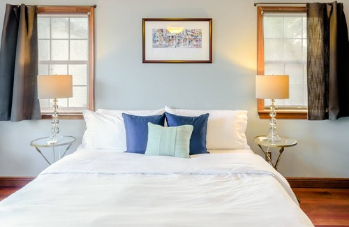 East Riverside Apartment | Creole Cottage Apartment with Historic Charm