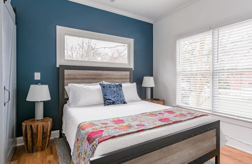Inman Park Cabin | Inman Park Cottage, Walk to Restaurants