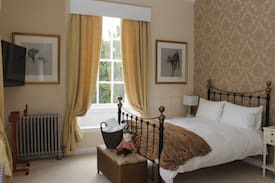 Barton-upon-Humber Bed & Breakfast | Bardney Hall B&B/Gold Room
