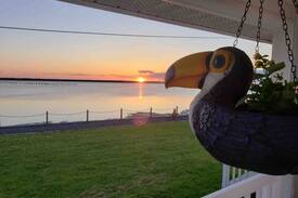Grand-Digue Cabin | Waterfront at Paradise Cove
