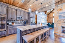 Broken Bow Cabin | GRAND LUXE 3 Rivers Lodge Luxury 6 Bedroom Cabin on a Creek Just minutes away from Area Attractions