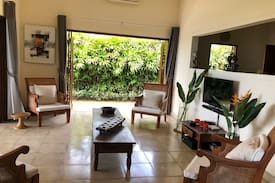 Dencarik Villa | Beachfront Villa Insulinde