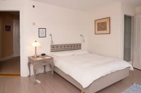 Newport Bed & Breakfast | Umeå Room - Little Gnesta, B & B, Newport, VT