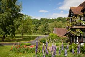 Broadwas House | Baston Hall. Newly Rennovated 5*. Sleeps 14