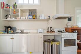 South Launceston Cabin | Quiet cottage, close to hospital and cafes