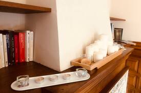 Figaro-Montmany Bed & Breakfast | Romantic room with great bathtub & mountain view