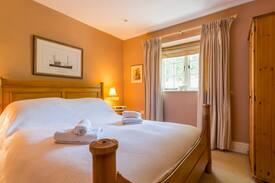 Frampton Mansell Cabin | Well Close Cottage