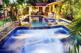 Colonia Maravilla Bed & Breakfast | MI CASA TU CASA HACIENDA BOUTIQUE " ROOM TEQUILA"