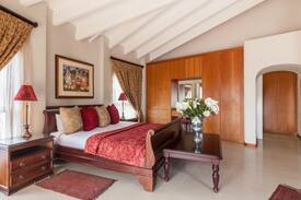 Northcliff House | Magalies mountain views