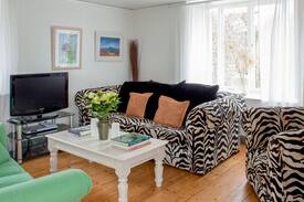 Dulcote Cabin | Entire cosy Coach House - B&B near Wells UK