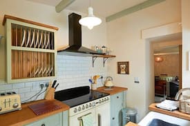 Sandside Cabin | Rock Cottage, a bijou woodland retreat in AONB