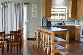 Winters House | Bright, spacious home easy walk to town
