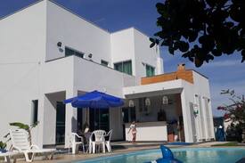 Itaguai Cabin | Casa com piscina praia promoção carnaval