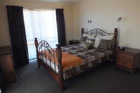 Clifton Springs House | House at the Springs