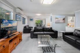Toogoom House | BEACH HOUND (Pets Welcome)