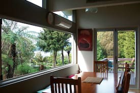 Lake Tarawera House | Lake Tarawera. The Fat Pigeon Homestead sleeps 12