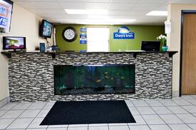Park City Hotel | Days Inn by Wyndham Wichita North-2 Queen Bed NS