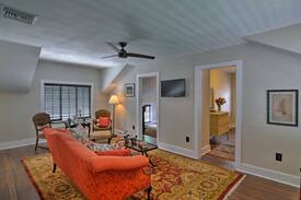 Howey-in-the-Hills House | NEW! Gated Guesthouse at Historic Howey Mansion!