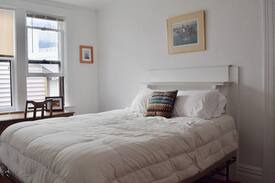 Bloomfield Apartment | Artsy Apartment on Friendship Ave