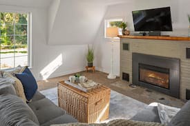 Navy Yard City House | Dancing Creek G-Farmhouse Cozy-Mgr. Abigail's Vacation Rentals