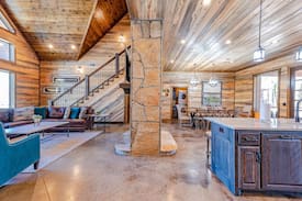 Broken Bow Cabin | GRAND LUXE 3 Rivers Lodge Luxury 6 Bedroom Cabin on a Creek Just minutes away from Area Attractions