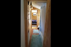 Saratoga Cabin | Copperline Lodge Bedroom 1