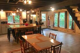 North Conway Cabin | Owl-Pine Ski Lodge: Rustic Cabin w/Hot Tub