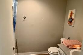 Gresham Apartment | Home away from home 15 min from PDX