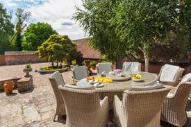 Broadwas House | Baston Hall. Newly Rennovated 5*. Sleeps 14