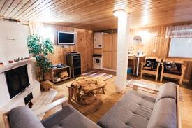 Sotkamo Villa | Honkaharju - Hirsimökki järvenrannalla