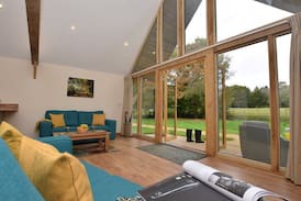 Durley Cabin | Nettlebed Farm Holiday Lets-Barn 1 now 2 bedrooms