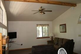 Pinetop-Lakeside Cabin | Charming 1 Bed/1 Bath Cabin With Spa Tub
