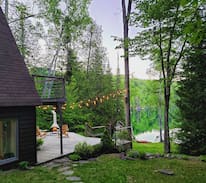 Faraday Cabin | Rose-Eh Chalet, Lakefront AFrame Cottage, Bancroft