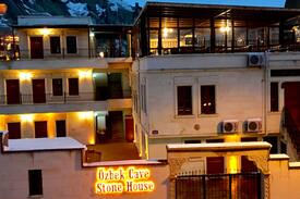 Goreme Bed & Breakfast | Özbek Stone House Twin Bed Room