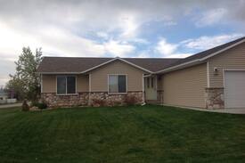 Douglas House | Your home away from home in WY (2)
