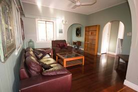 Deagon House | Comfy Peaceful Close To Sandgate, Trains, Airport