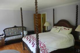 Pound Ridge House | Room colonial house (Private Bath)
