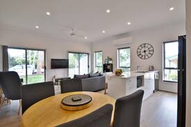 Macquarie House | Mini Maison Macquarie