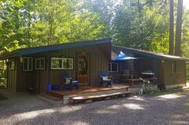 Mosier Cabin | Mosier Creekside Cabin