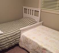 Northeast Edmonton House | Two Private Bedrooms in North East Edmonton