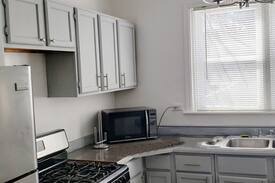 Pullman Apartment | Artist Fully Furnished Home In Historical Pullman