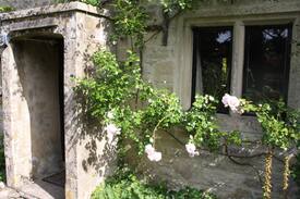 Teffont Evias Cabin | 3-bed Thatched Cottage nr Salisbury & Stonehenge