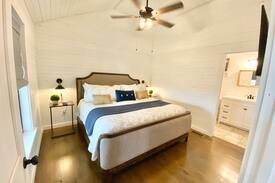 Fredericksburg Cabin | Prairie Rose Ranch- The Blue Bonnet (2BD/2BA)