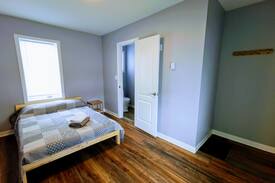 Shannonville Hotel | Salmon River Motel - Stay by the river