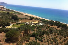 Romanos House | Villa Yialenia (www.yialenia.com)