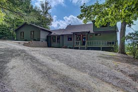 Blairsville Cabin | Chocolate Moose at Paradise Hills Winery Resort