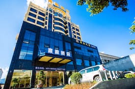 Longyang Apartment | 富盈公寓/豪华单间